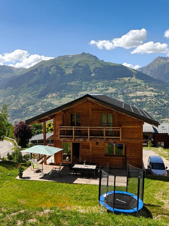 Chalet recent , 5 min télésiège de la Roche, virage 12