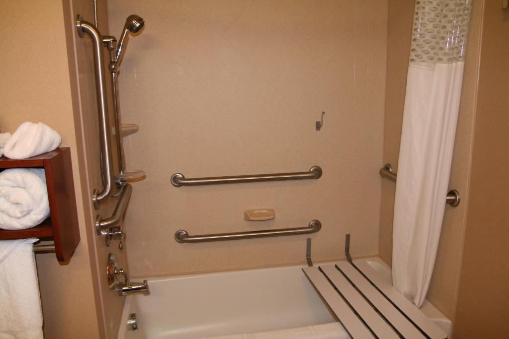 McKnight Hotel - Chambre Queen Avec Deux Lits Queen Mobilité Accessbile - Non-Fumeurs