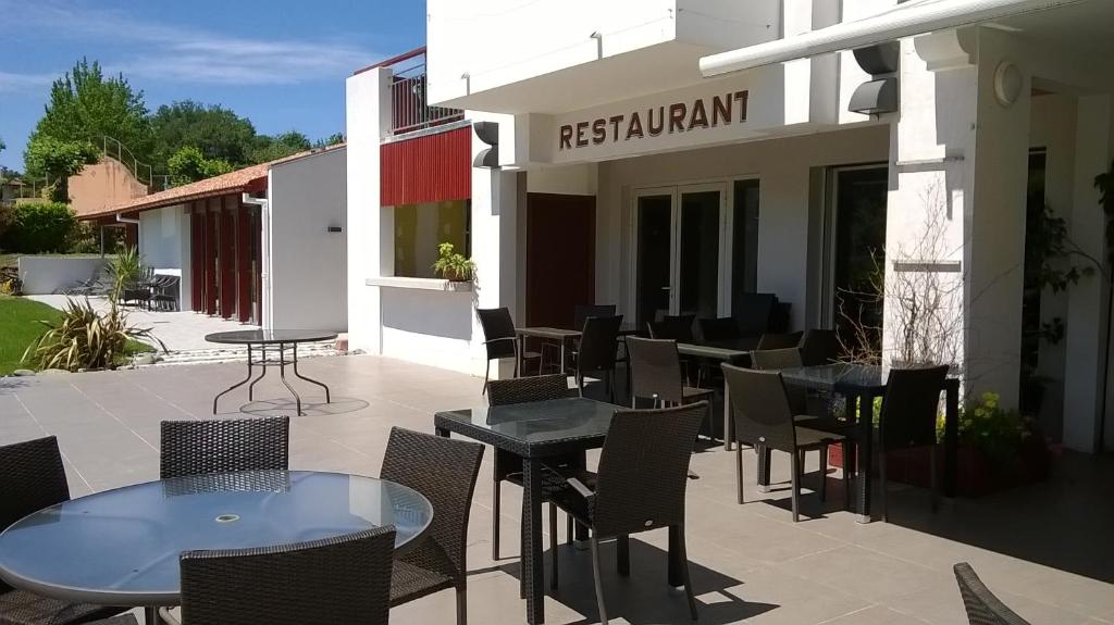 Restaurace v ubytování Hôtel Résidence Bergara