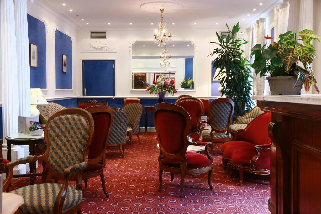 Posezení v ubytování Hôtel d'Etigny