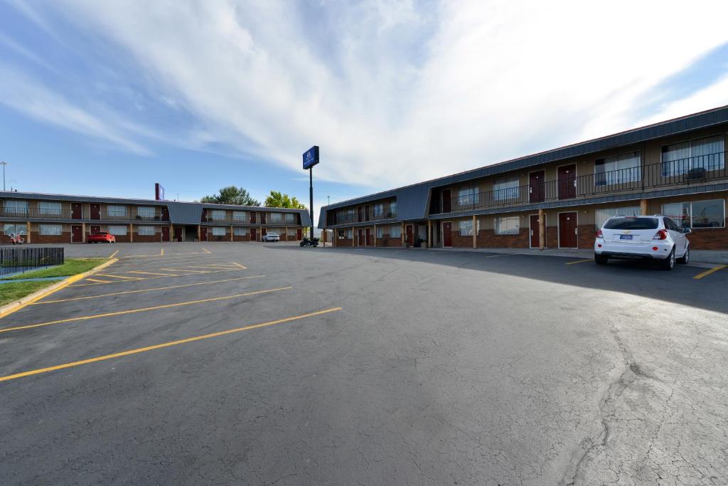 Americas Best Value Inn Wall photo