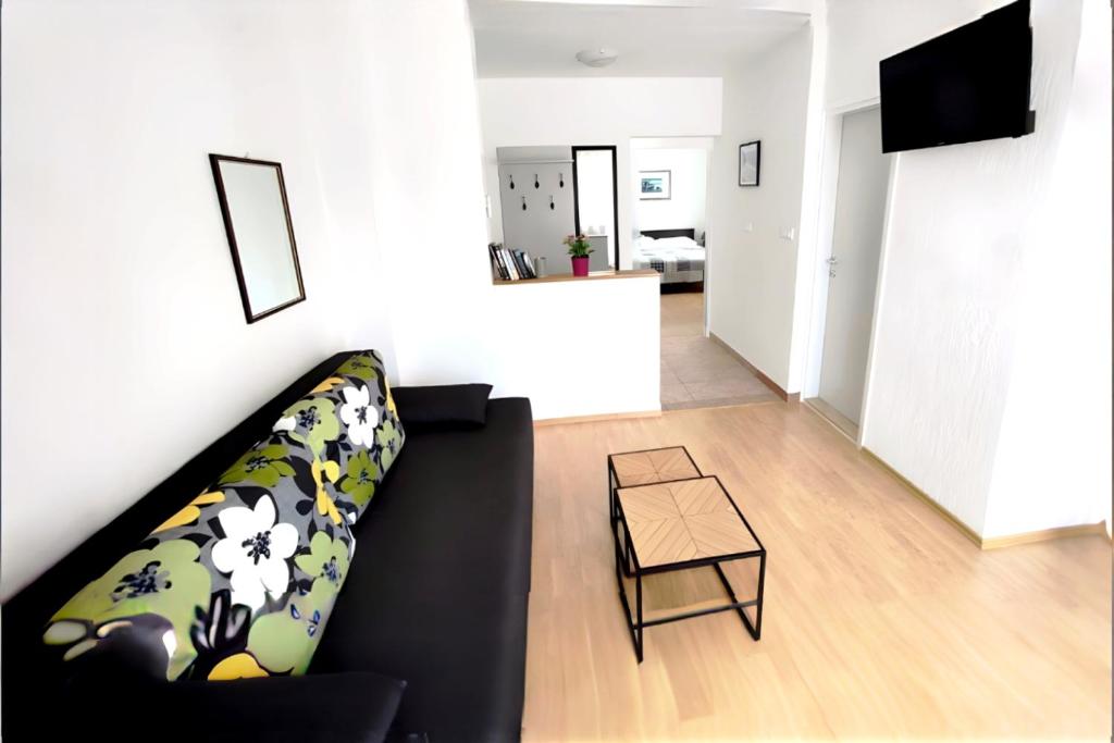 Mélanie Apartments