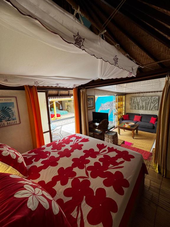 Fare BAMBOO avec PALAPA et piscine partagée - photo 10 - Moorea, Polynésie