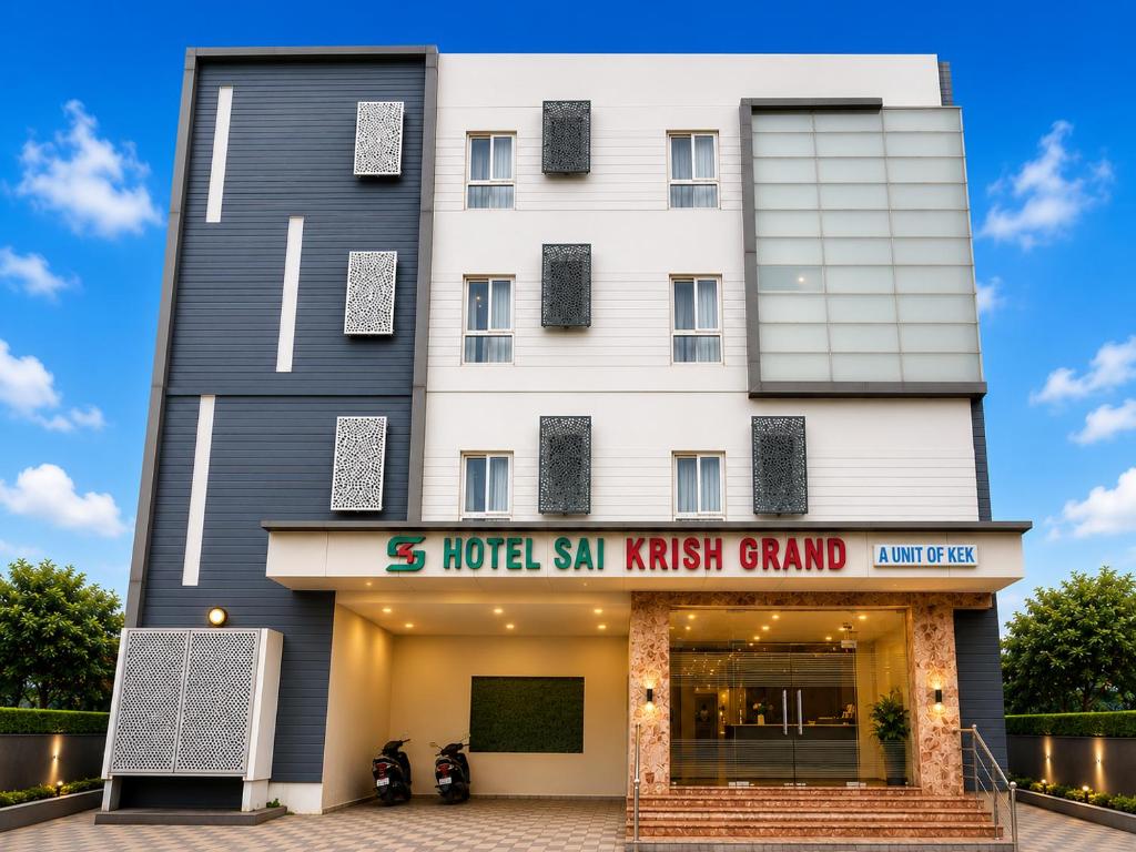 a rendering of the hotel asharsharsh island grand at Hotel Sai Krish Grand Pallavaram in Chennai