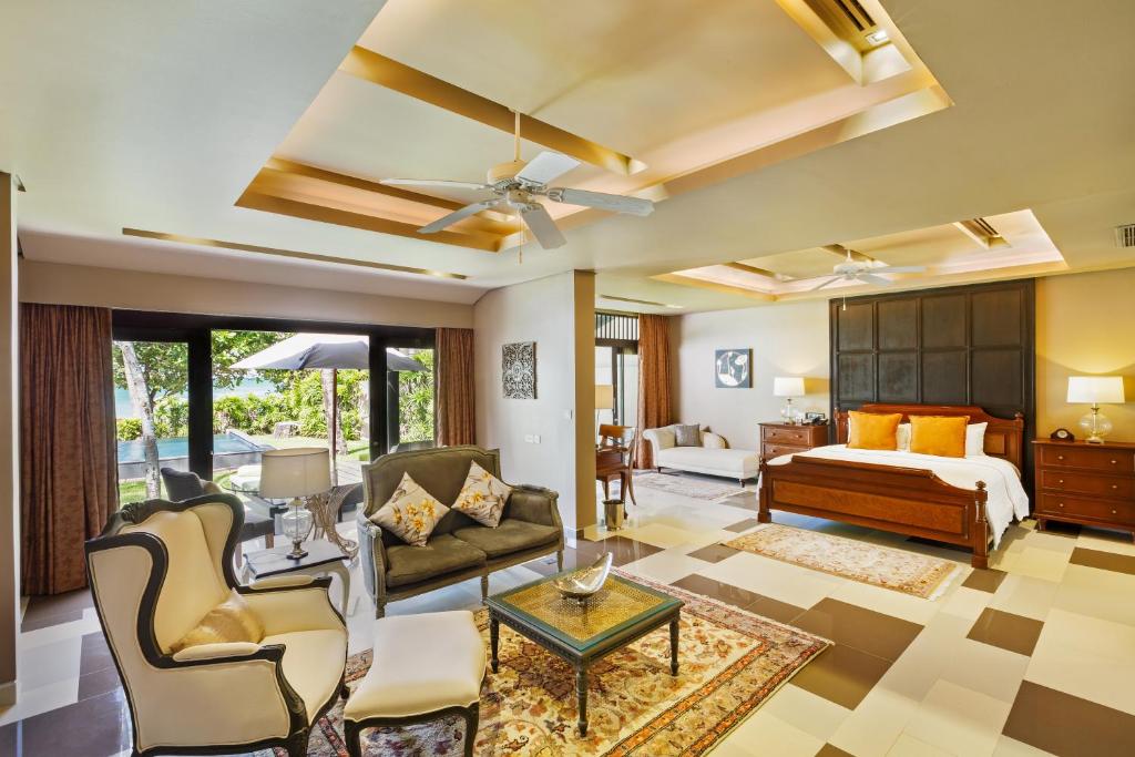 Impiana Beachfront Resort Patong, Phuket - Königliche Villa
