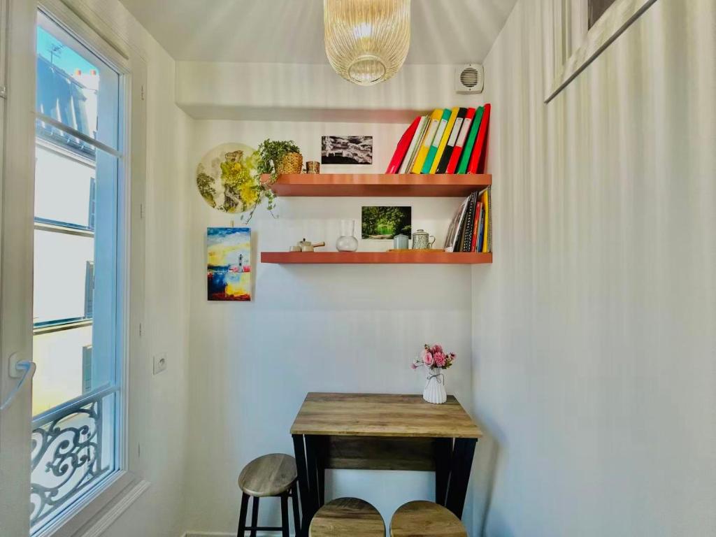 Artist flat 450m to Mont Martre