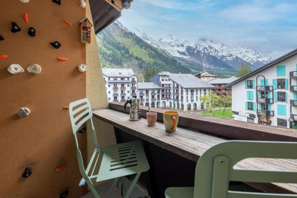Lognan- New studio in the city center - By Cozee Rentals