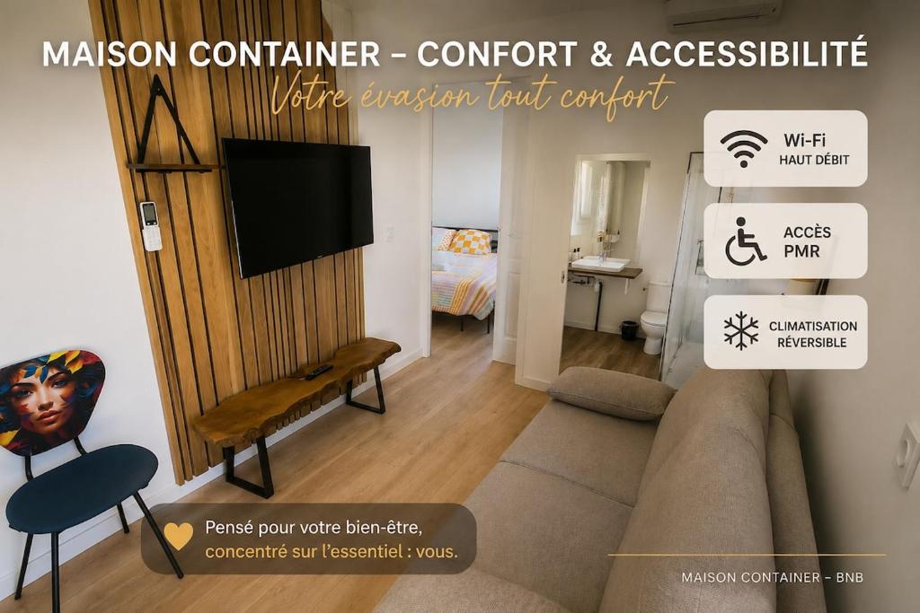 a living room with a couch and a tv at Le Container accèsPRM in Cognac