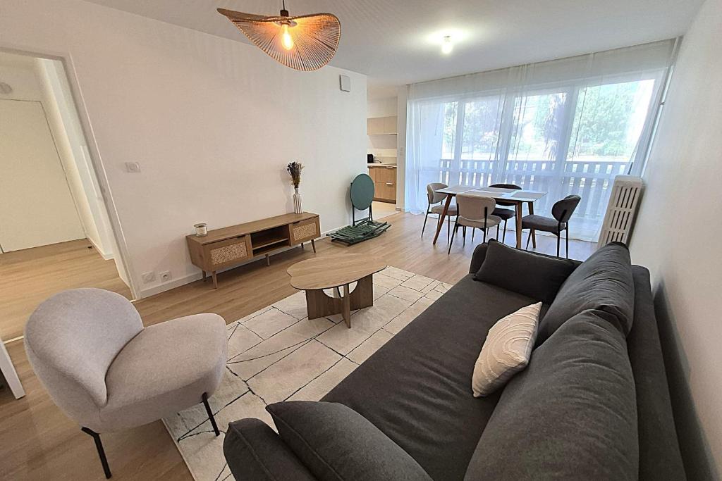 2-bedroom apartment with balcony in Annecy