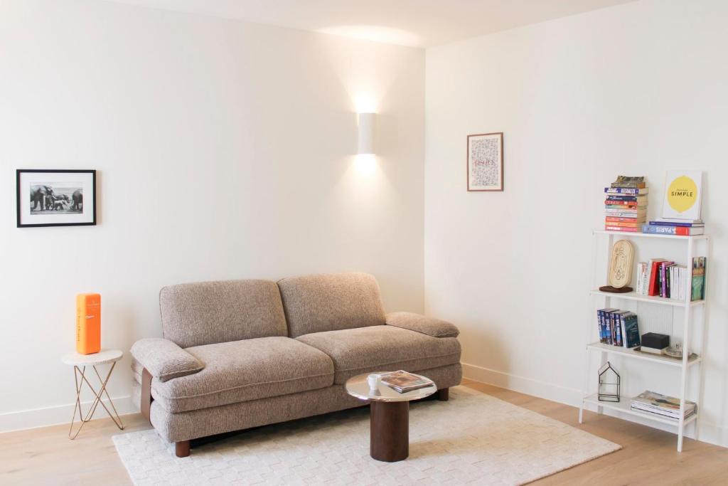 Charming 1-bedroom flat in the 9th