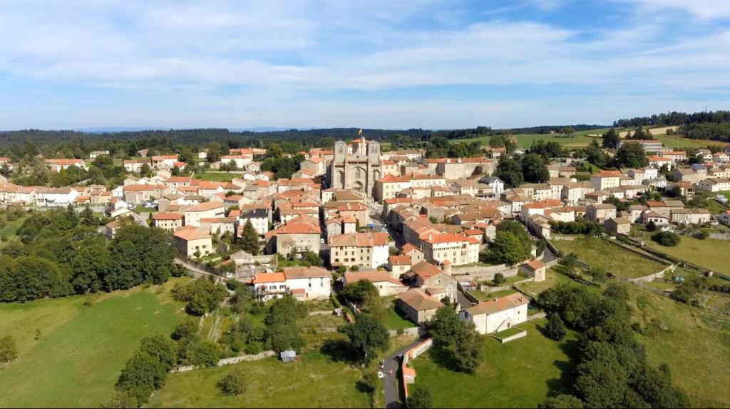 an aerial view of a small town with houses at Le Picasso in La Chaise-Dieu