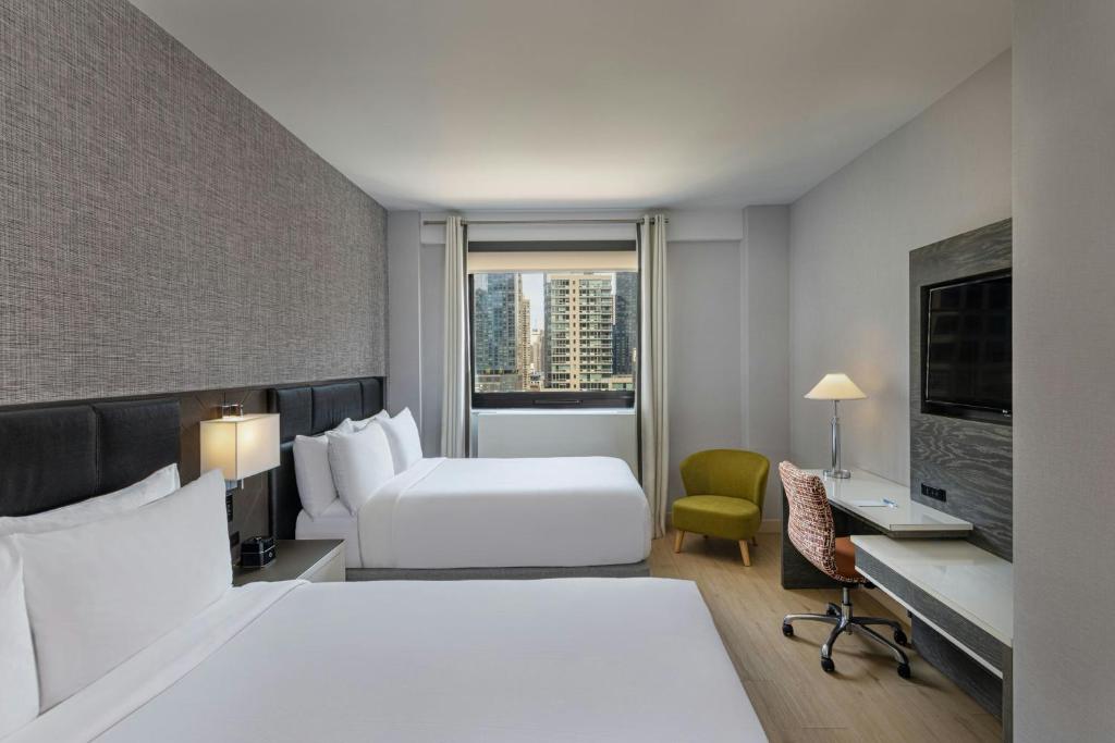 Four Points by Sheraton Manhattan Midtown West - 