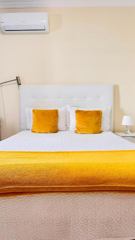 Praia da Rocha, 601 Faia, Lovely Studio, Air Conditioning and Free WIFI, by IG