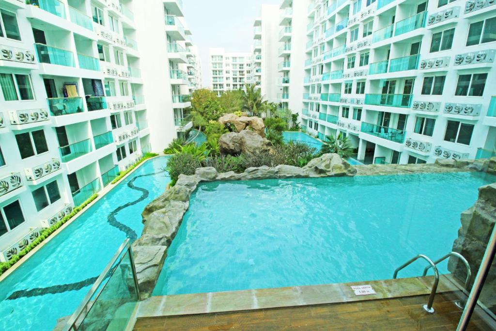 Πισίνα στο ή κοντά στο Amazon Residence by Pattaya Sunny Rentals