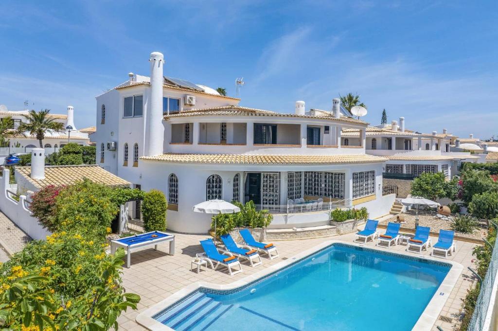 Villa Aldeia Cristina by Villa Plus