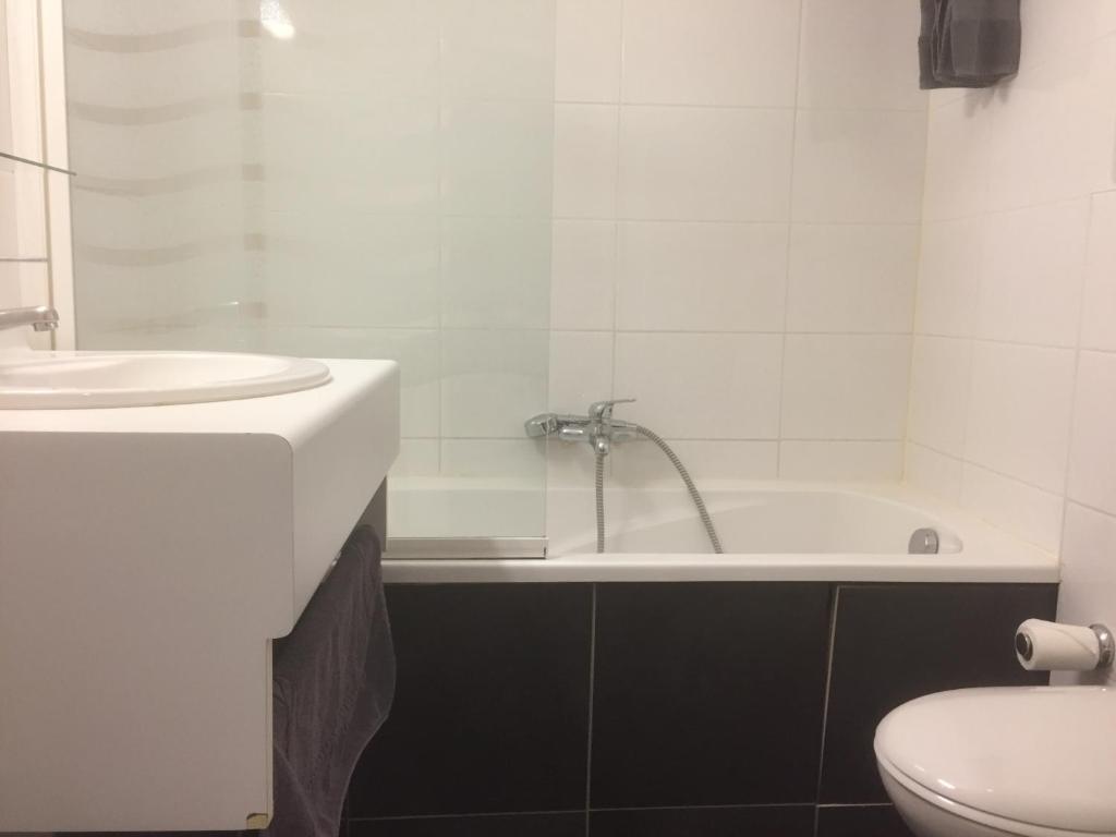 Hôtel du Sud Vieux Port - Resim 32