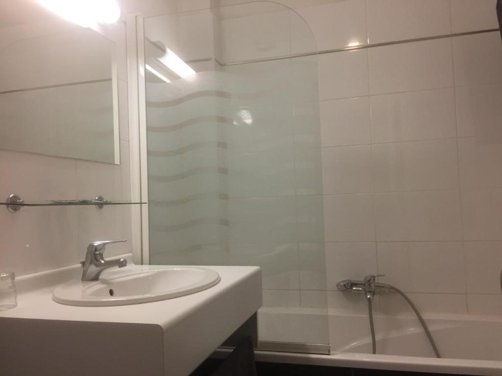 Hôtel du Sud Vieux Port - Resim 33