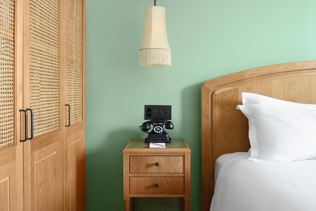 The Drayton Hotel Savannah, Curio Collection by Hilton - 