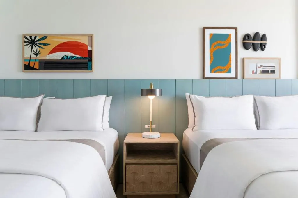 Surfrider Oceanfront 2 Queen