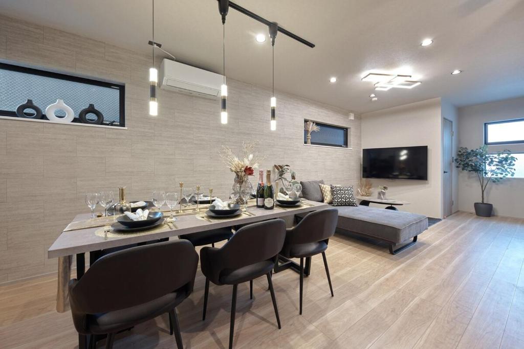 NEW OPEN, 130m2 Villa, 2 Stops to Namba, Free, Parking The Osaka Private Villa