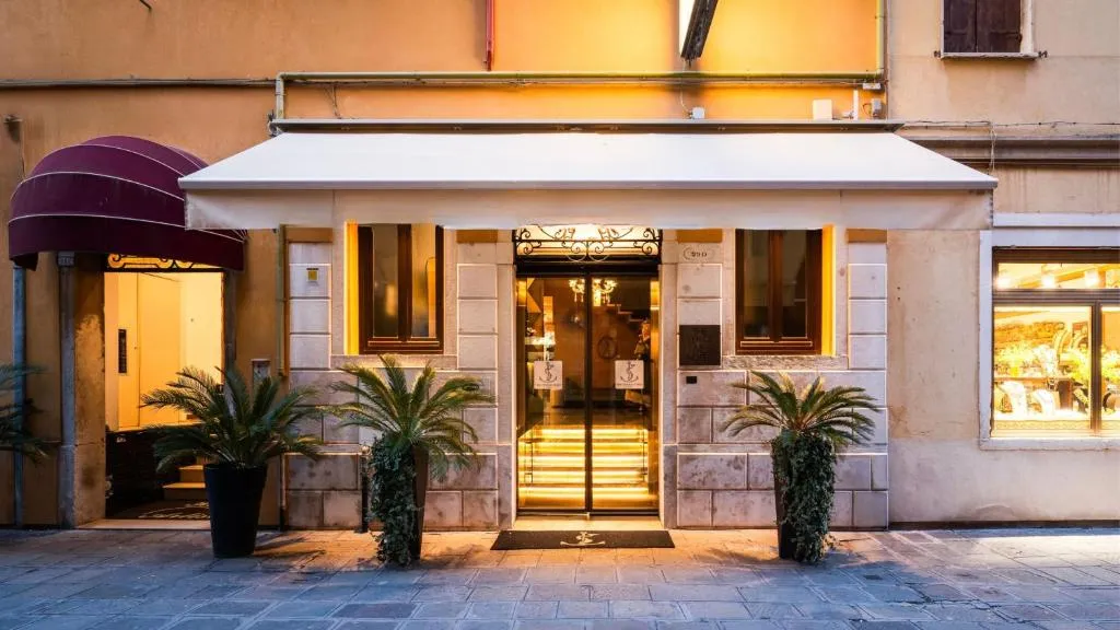 The Venice Times Hotel, Vignette Collection by IHG