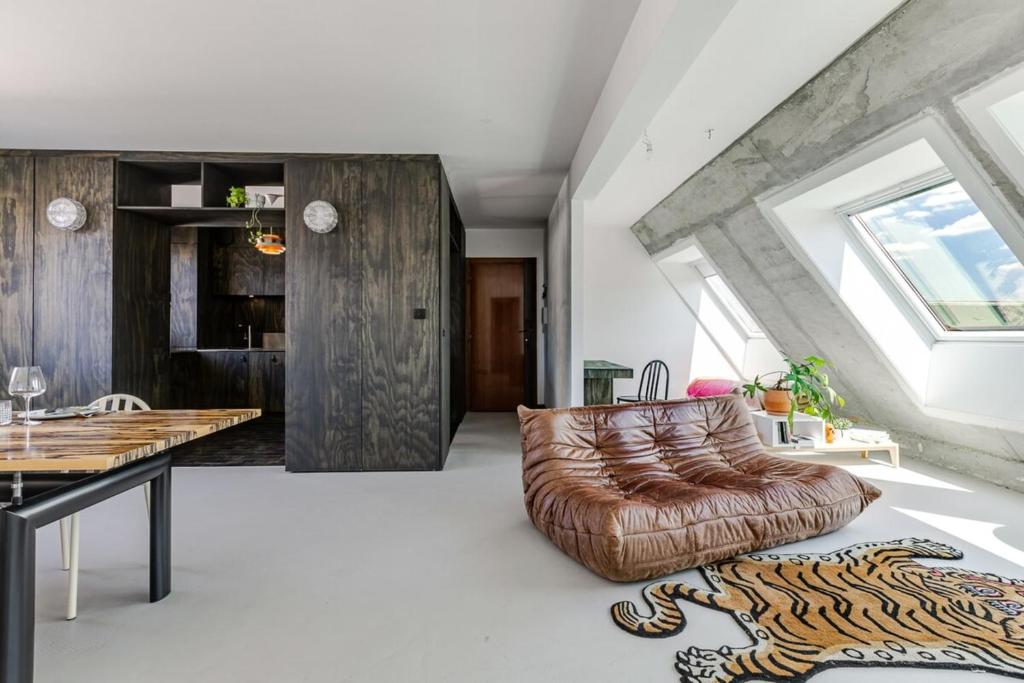 Stunning 1-bedroom with Cathedral view - Broglie