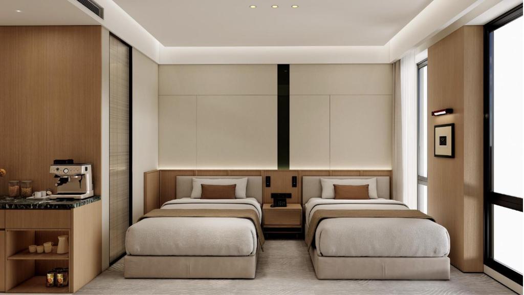 Manhattan Grand Hotel - View 10