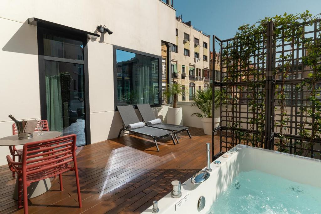 Negresco Princess - Jacuzzi privado exterior en Barcelona