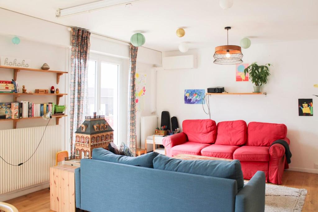 Large family apartment with balcony and parking