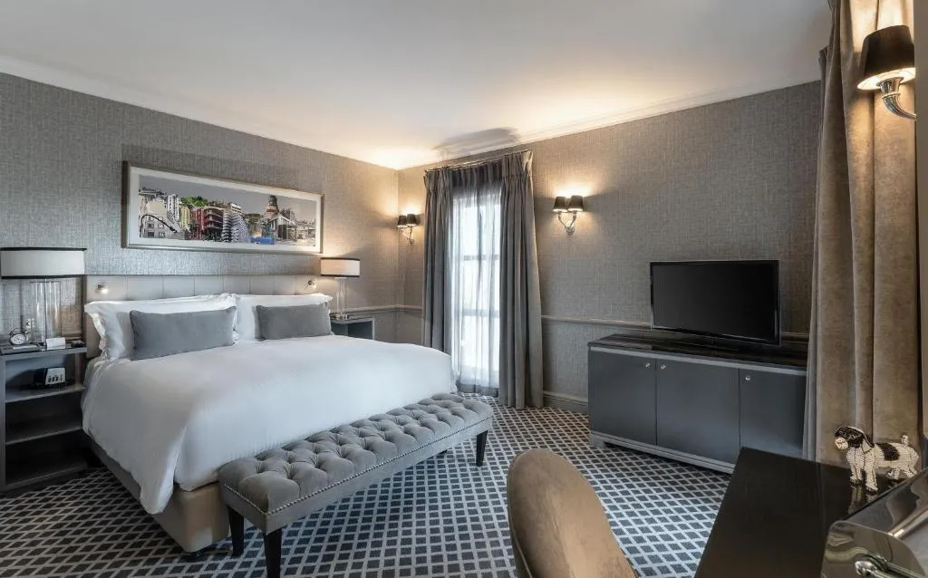 Luxury Suite