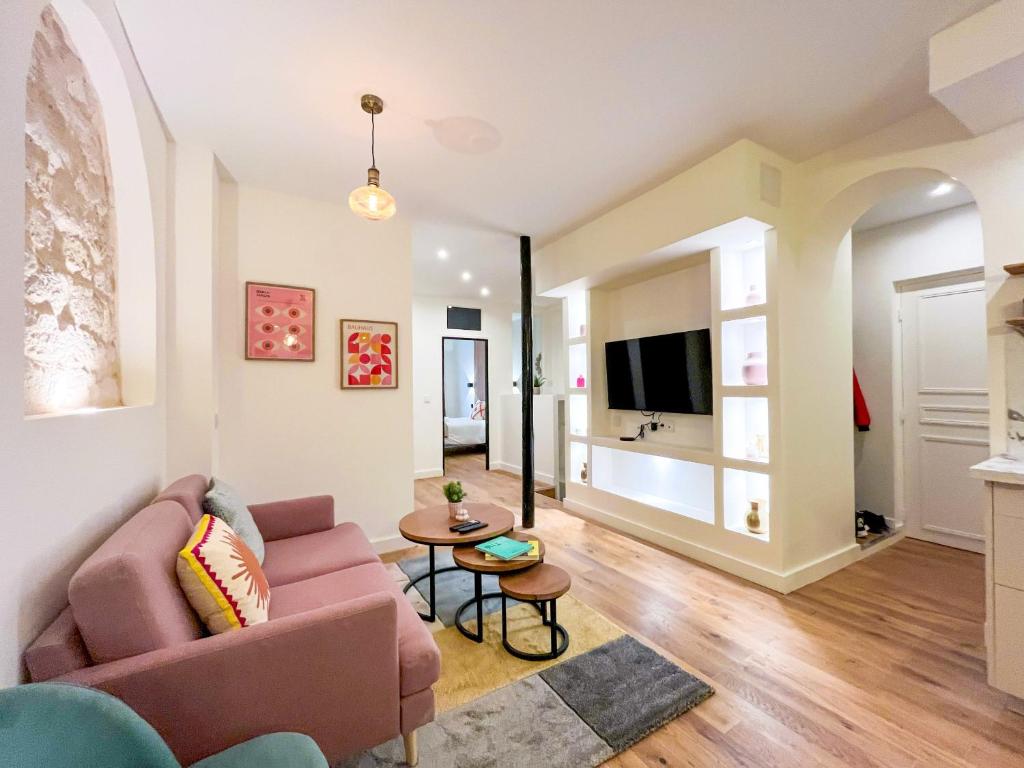 UrbanFlat 224 - Prestige Apartment in center of Paris