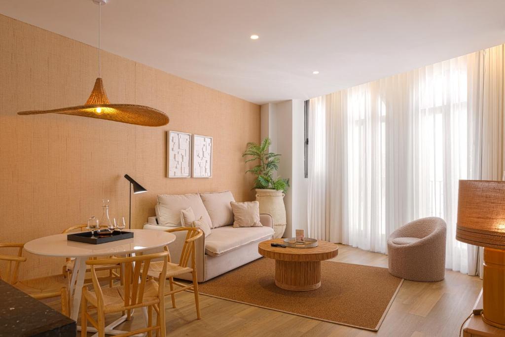 Souviron de Torres by Caleta Homes