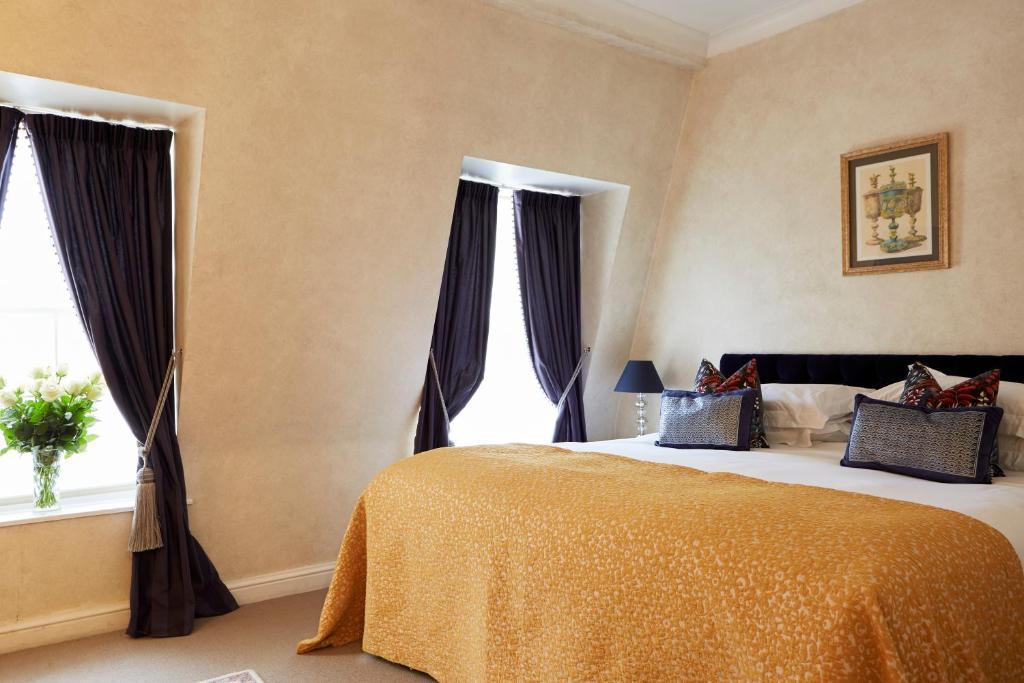 9 Hertford Street - 