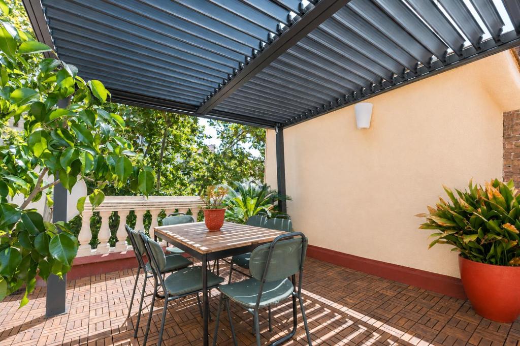 Beautiful Terrace Apartment near Plaza Espanya