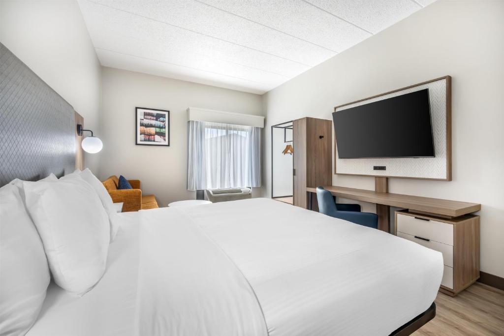 Best Western Inn Florence - King Room With Roll-In Shower - Mobility Access