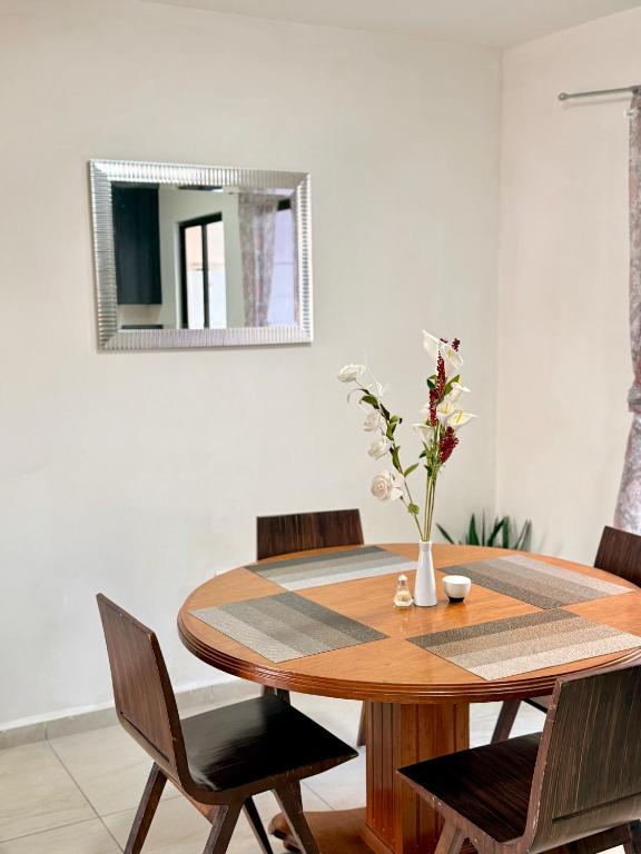 Foto de la galeria de Spacious full house a San Isidro de los López