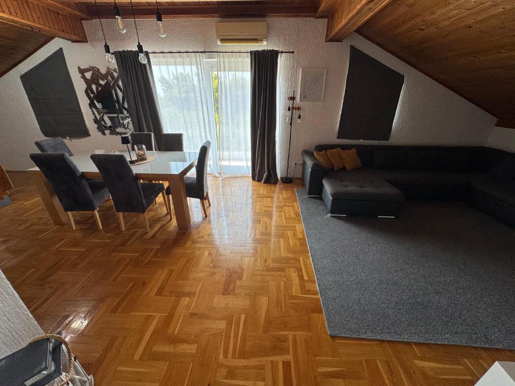 Apartments Oliva