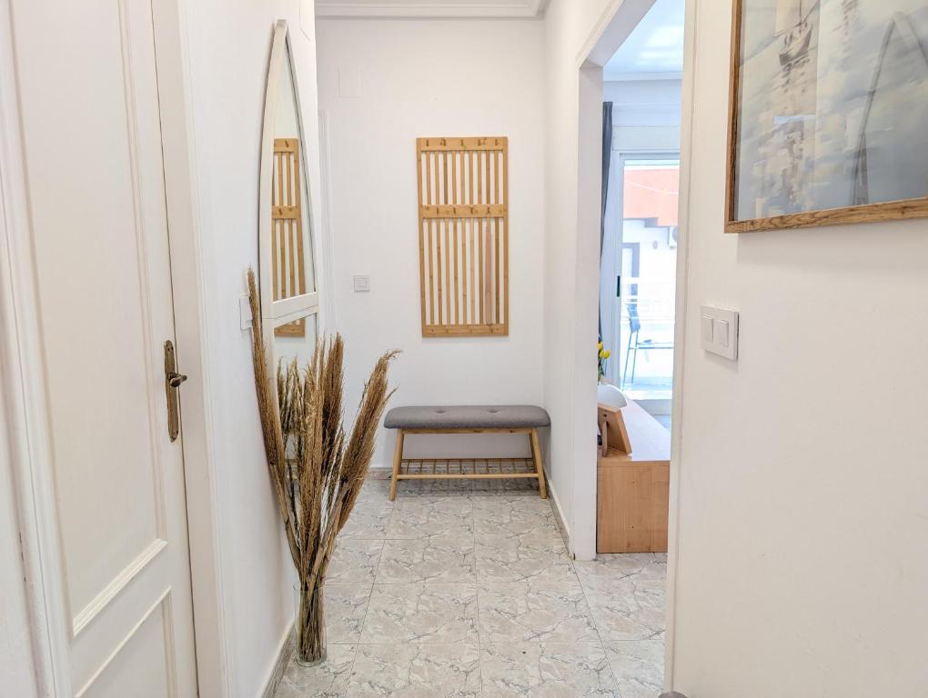 2-Bedroom Central Apartment, 600m to Beach, No Car Needed