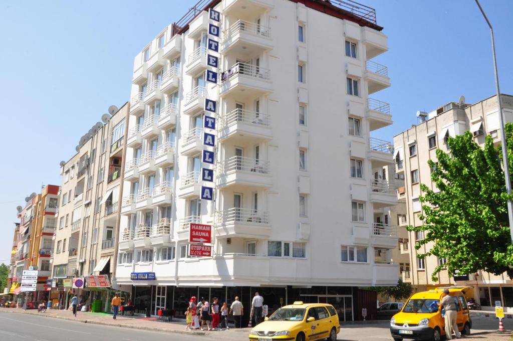 Το κτήριο όπου στεγάζεται  το ξενοδοχείο