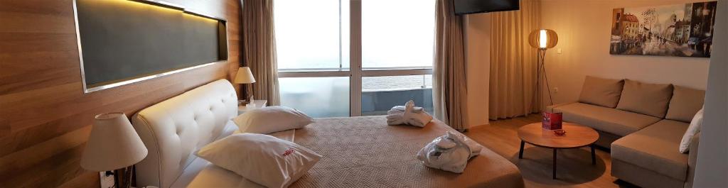 
Deluxe Junior Suite with Sea View
