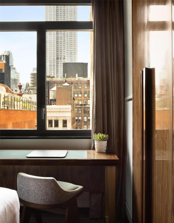 Grayson Hotel - 