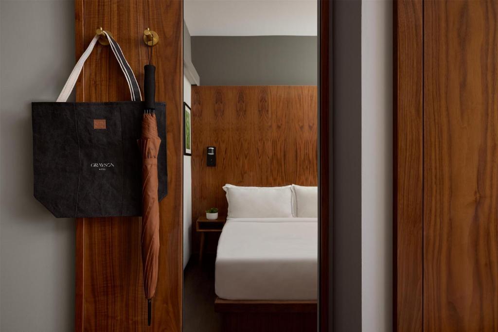 Grayson Hotel - 