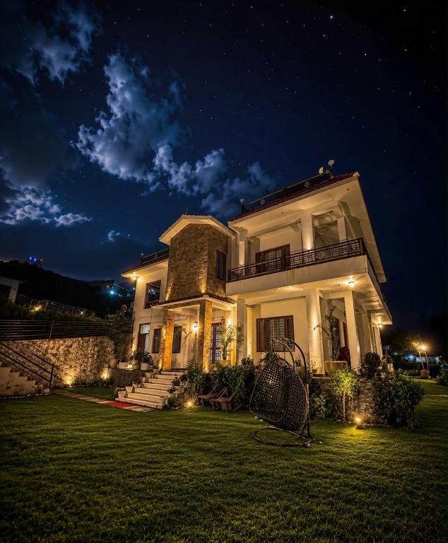 Gallery image of The Kafal Courtyard in Almora