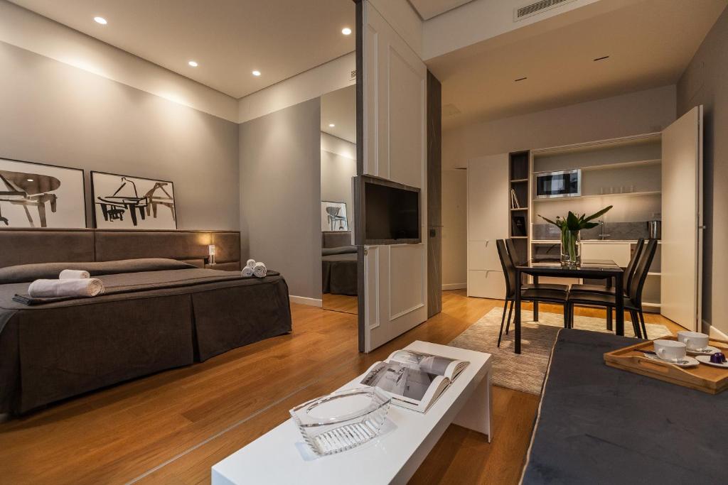 Amazing Suite Piazza Venezia - Apartment