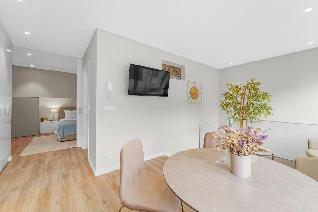 Cozy Apartment In Heart of City