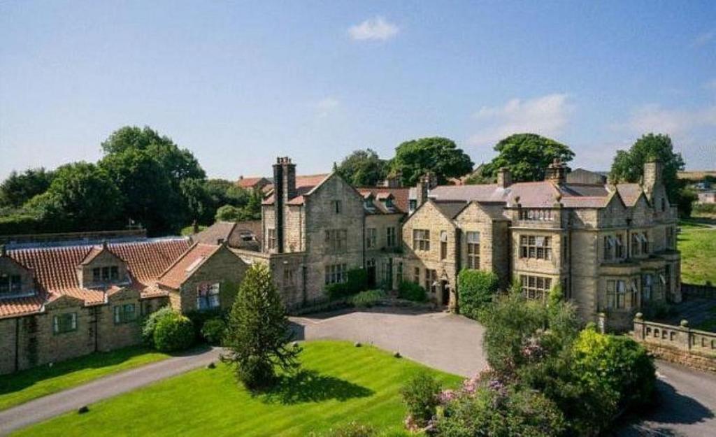 Dunsley Hall Country House Hotel - Housity