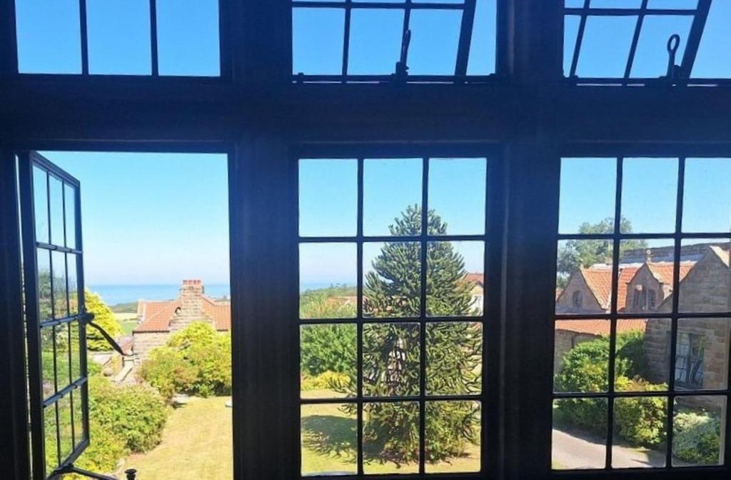 Dunsley Hall Country House Hotel - 