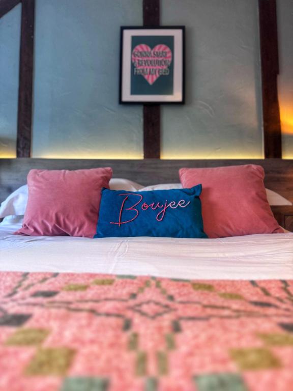 The Crown Aldbourne - Deluxe Double Room With Shower
