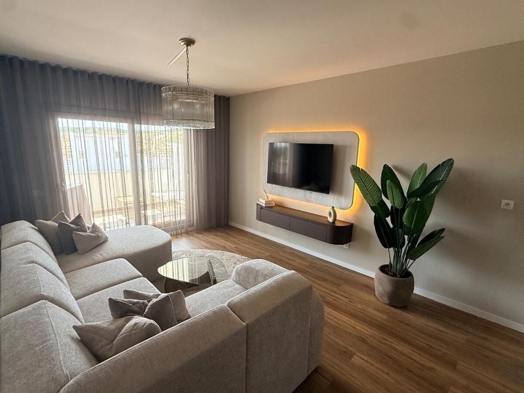 Modern apartment in Valle Romano with pool