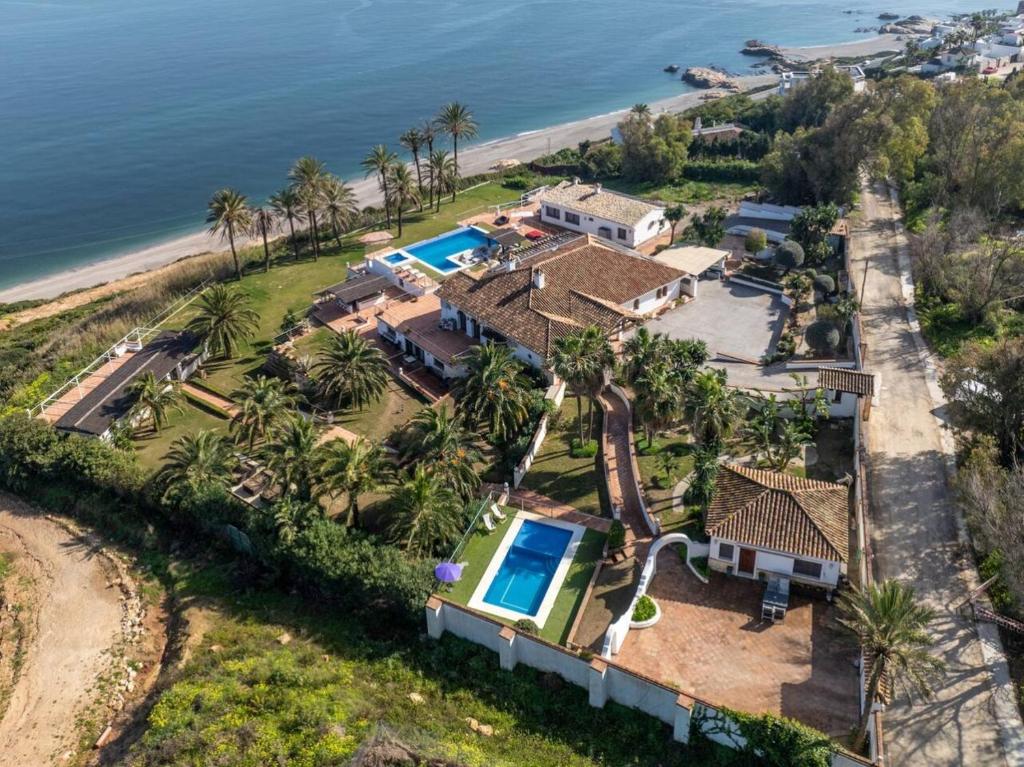 CASA ANDREA Villa para grupos con piscina y vistas al mar